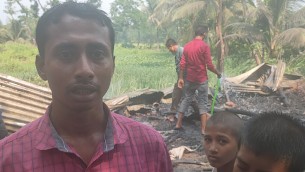 রিকশা চালক সুমনের স্বপ্ন আগুনে পুড়ে শেষ
