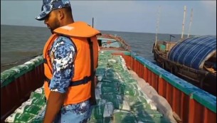 ভোলার মেঘনায় ঝড়ের কবলে পড়ে ডুব চরে আটকা বাল্কহেড উদ্ধার