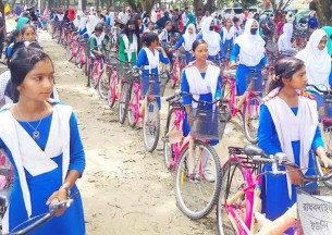 মাগুরায় ১৯২ জন ছাত্রী পেলো বিনামূল্যের বাইসাইকেল
