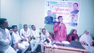 তজুমদ্দিনে ফ্রিল্যাসিং শিক্ষার্থীদের মাঝে ল্যাপটপ হস্তান্তর