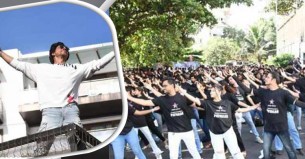 হঠাৎ মান্নাতে দেখা দিলেন শাহরুখ