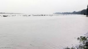 দেশের ৭৪টি নদ-নদীর পানি কমছে