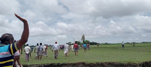 মনপুরার দুর্গম চরে কৃষকদের  উপর হামলা সংঘর্ষ : পুলিশসহ আহত ২০