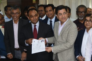 পাঁচ বছর মেয়াদী ট্রেড লাইসেন্স ইস্যু ও নবায়ন কার্যক্রমের উদ্বোধন মেয়র তাপসের