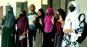 টানা দ্বিতীয়বার বরিশাল বোর্ডে পাশের হারে শীর্ষে ভোলা