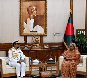 প্রধানমন্ত্রীর সঙ্গে নবনিযুক্ত নৌবাহিনী প্রধানের সৌজন্য সাক্ষাৎ