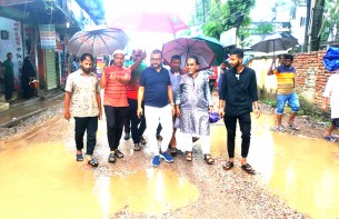 লালমোহনে ভাঙ্গা সড়কে  জনগণের চরম ভোগান্তি