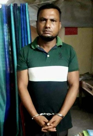 চরফ্যাশনে লঞ্চ থেকে দেশীয় অস্ত্রসহ যুবক গ্রেফতার