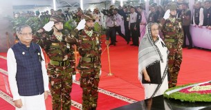 বঙ্গবন্ধুর প্রতিকৃতিতে রাষ্ট্রপতি-প্রধানমন্ত্রীর শ্রদ্ধা