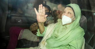 খালেদা জিয়াকে বিকেলে হাসপাতালে নেওয়া হবে