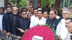 মৃত্যুবার্ষিকী উপলক্ষে সাজেদা চৌধুরীর কবরে শ্রদ্ধা জানিয়েছে আওয়ামী লীগ