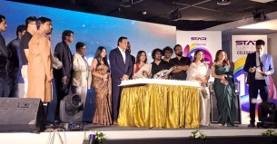 স্টার সিনেপ্লেক্সের পথচলার ১৯ বছর: চার সিনেমাকে সম্মাননা