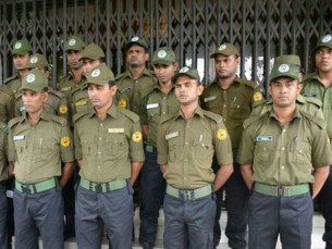 পুলিশকে সহায়তায় ১০ হাজার আনসার মোতায়েনের নির্দেশ