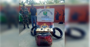 বাংলাদেশে পাচারের সময় ডলার-রুপিসহ ভারতীয় নাগরিক আটক