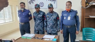 তজুমদ্দিনে জনতার হাতে দুই প্রতারক আটক