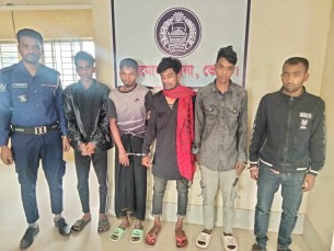 লালমোহনে পাঁচ মাদকসেবীর জেল জরিমানা