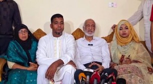 সরকার ভিন্নমত প্রকাশের সুযোগ দিচ্ছে না: মঈন খান