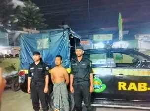 বোরহানউদ্দিনে ছেলের  দায়ের কোপে মা খুন