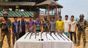 বিলাইছড়িতে বিশেষ সেনা অভিযান, অস্ত্রসহ ৮ সন্ত্রাসী আটক