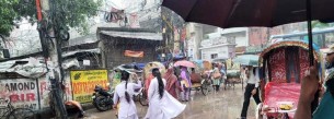 ৭২ ঘণ্টা ভারী বর্ষণের আভাস, ভূমিধসের আশঙ্কা