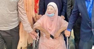 সিসিইউ থেকে খালেদা জিয়াকে কেবিনে স্থানান্তর
