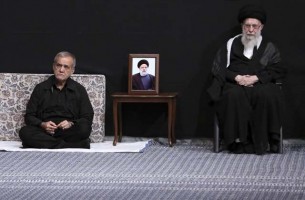 পেজেশকিয়ানকে আনুষ্ঠানিকভাবে ইরানের প্রেসিডেন্টের দায়িত্ব প্রদান করলেন খামেনি