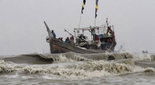 মাছ ধরা নৌকাগুলোকে গভীর সাগরে যেতে মানা
