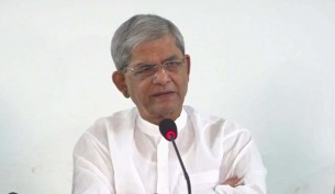 শেখ হাসিনা ভারতে বসে বাংলাদেশের মানুষকে বিভ্রান্ত করার অপচেষ্টা চালাচ্ছেন : মির্জা ফখরুল