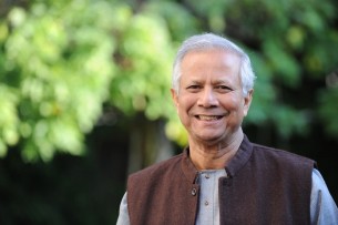 ড. মুহাম্মদ ইউনূস আগামীকাল দুপুরে দেশে আসছেন