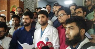 সীমিত আকারে আউটডোর সেবা চালুর সিদ্ধান্ত চিকিৎসকদের