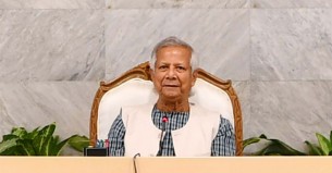 রাজনৈতিক উদ্দেশ্যে নেওয়া প্রকল্প পুনর্বিবেচনা করা হবে :  প্রধান উপদেষ্টা