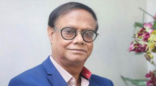 কোনো প্রতিষ্ঠানের ব্যাংক হিসাব জব্দ করা হয়নি: গভর্নর