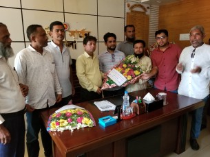 ভোলায় নবাগত সিভিল  সার্জেনকে হেলথ অ্যাসিস্ট্যান্ট অ্যাসোসিয়েশনের পক্ষ থেকে বরন
