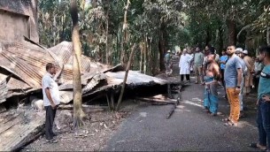 ভোলায় মুদি দোকানে আগুন, নিঃস্ব ক্ষুদ্র ব্যবসায় আবু তাহের মিয়া