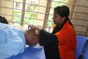ভোলার ভেলুমিয়া ইউনিয়নে বিনামূল্যে চক্ষু ক্যাম্প