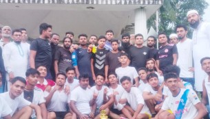 লালমোহন উপজেলায় বিবাহিতদের হারিয়ে অবিবাহিতদের জয়