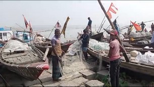 ভোলায় আজ মধ্যরাত থেকে  নদীতে মাছ ধরা শুরু