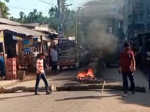তজুমদ্দিনে রাস্তায় আগুন জ্বালিয়ে বিক্ষোভ ও সড়ক অবরোধ