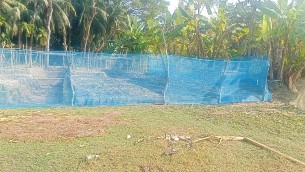 লালমোহনে আদালতের নিষেধাজ্ঞা অমান্য করে জমি দখলের অভিযোগ