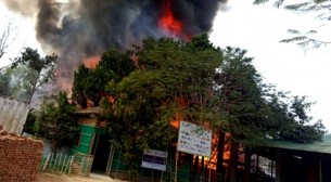 রোহিঙ্গা ক্যাম্পে আগুনে পুড়ল ছয়শ’ ঘর, শিশুর মৃত্যু