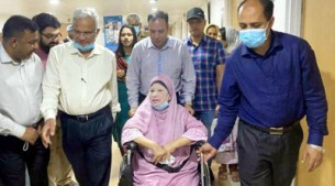 কাতারের আমিরের পাঠানো এয়ার অ্যাম্বুলেন্সে লন্ডন যাবেন খালেদা জিয়া