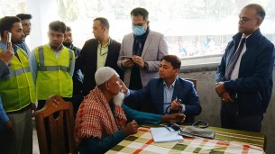 বোরহানউদ্দিনে ফ্রি মেডিকেল ক্যাম্পে চিকিৎসা সেবা পেলো দুই শতাধিক শীতার্ত অসহায় দুস্থ অসুস্থ মানুষ