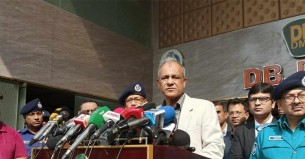 সাদা পোশাকে ডিবি কাউকে আটক করতে পারবে না :  স্বরাষ্ট্র উপদেষ্টা