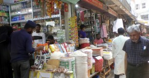 ভোলায় চিনিগুঁড়া চাল না কিনলে মিলছে না বোতলজাত সয়াবিন