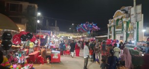ভোলায় চৈত্র জুড়ে মাতিয়েছে বহুরূপী সাজে গাজনের দল