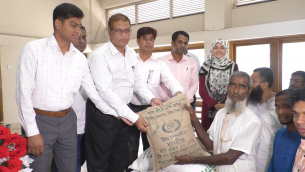 ভোলায় কৃষকদের মাঝে বিনামূল্যে বীজ ও রাসায়নিক সার বিতরণ কার্যক্রমের শুভ উদ্বোধন