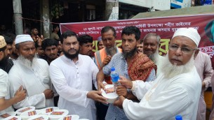 চরফ্যাশনে গণ অভ্যুত্থানের প্রথম বার্ষিকীতে দুঃস্থ মাঝে জামায়াতের খাবার বিতরণ