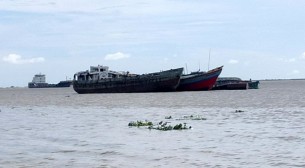 ১৮ হাজার বস্তা সিমেন্টসহ মেঘনায় ডুবল জাহাজ