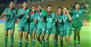 সাগরিকার জোড়া গোল ২১ ধাপ এগিয়ে থাকা লাওসকে হারালো বাংলাদেশের মেয়েরা