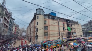 গুলিস্তানে সুন্দরবন মার্কেটের আগুন নিয়ন্ত্রণে
